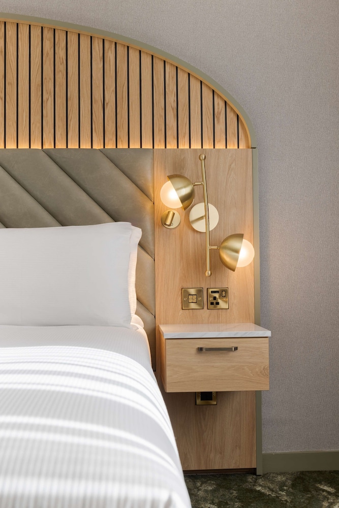 Superior Room, 1 King Bed - Photo 4