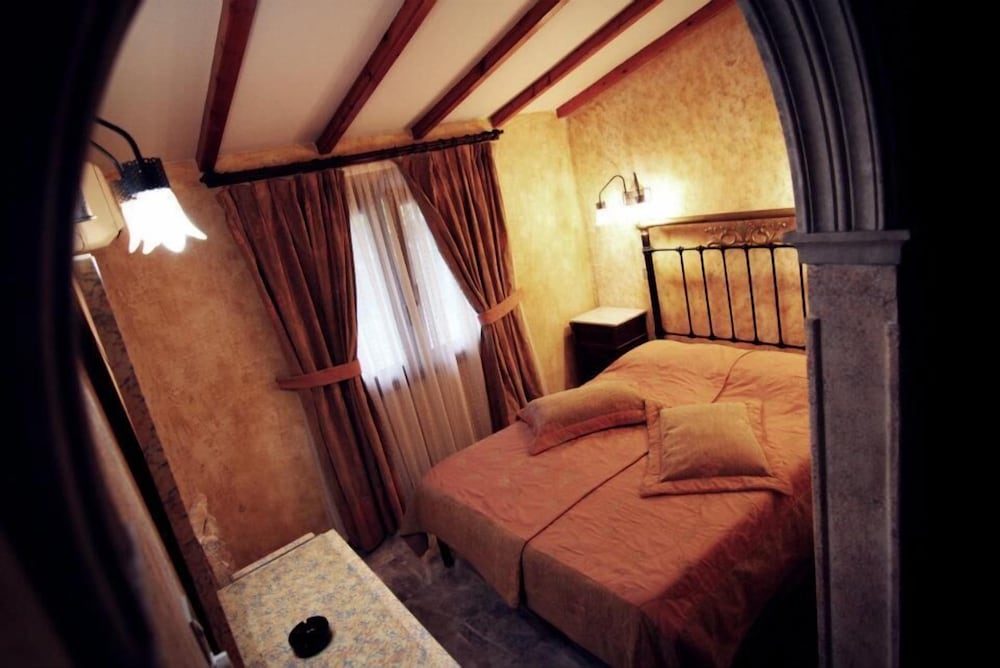 Single Room, Non Smoking photo 3