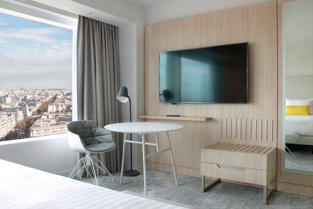 King Room with Sacre Coeur View photo 3