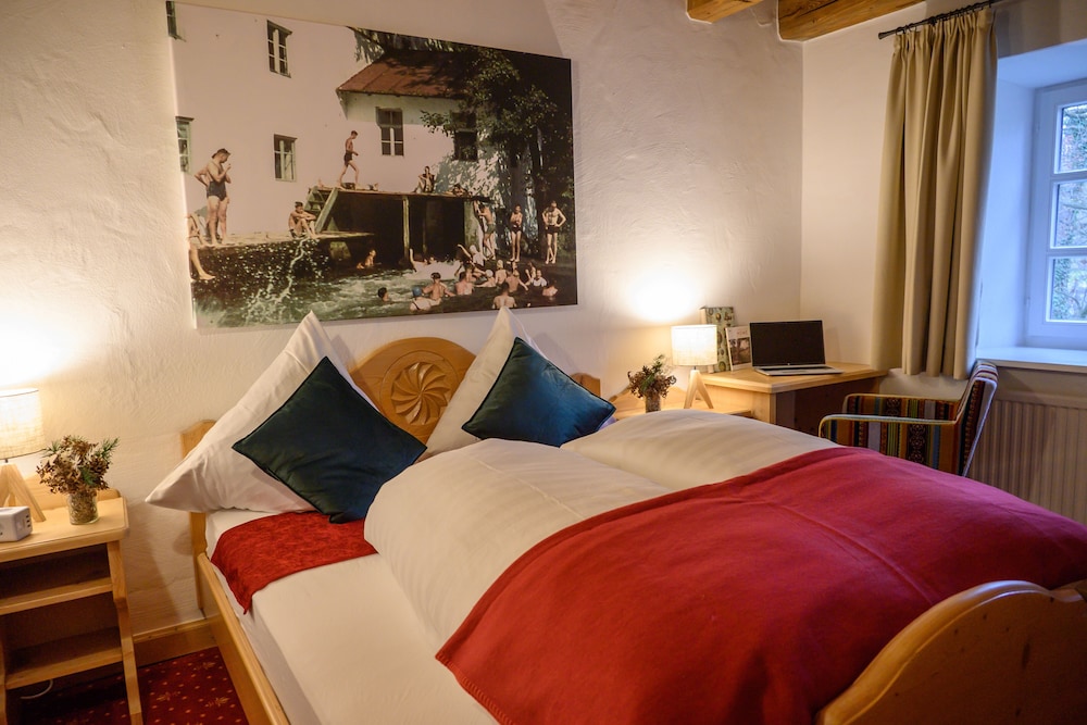 Basic Single Room