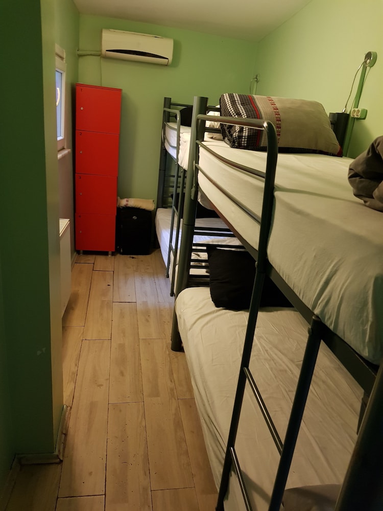 Shared Dormitory, Men only (Karma Ranzalı Oda  (4 People)) photo 1