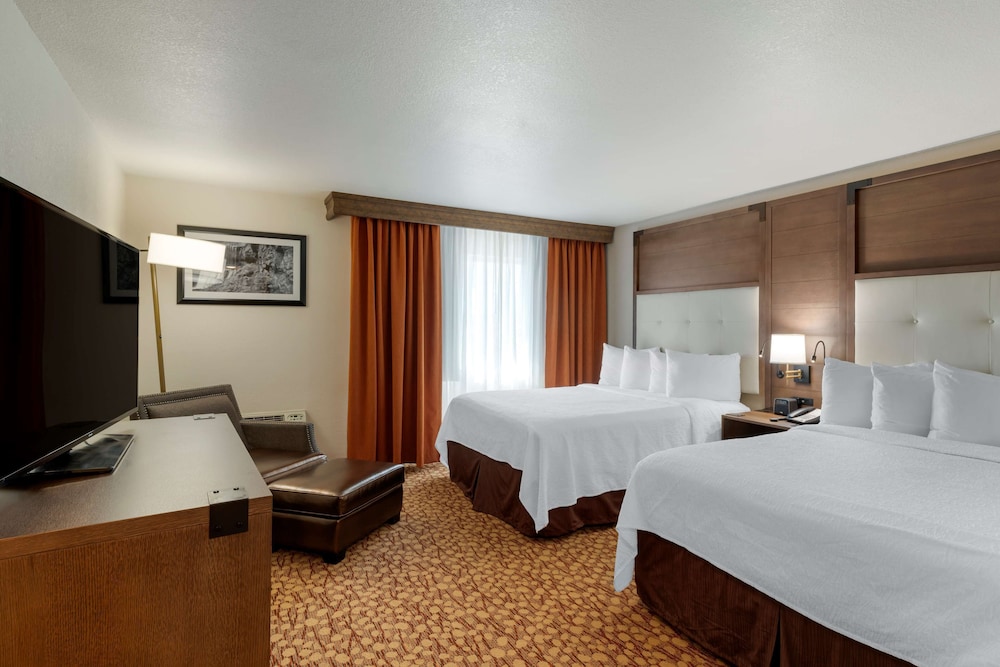 Suite, 2 Queen Beds, Non Smoking, Refrigerator & Microwave - Photo 1