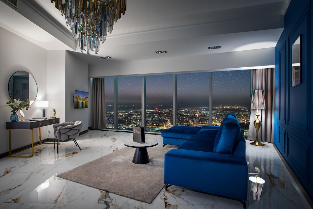 Superior suite with Jetted tub