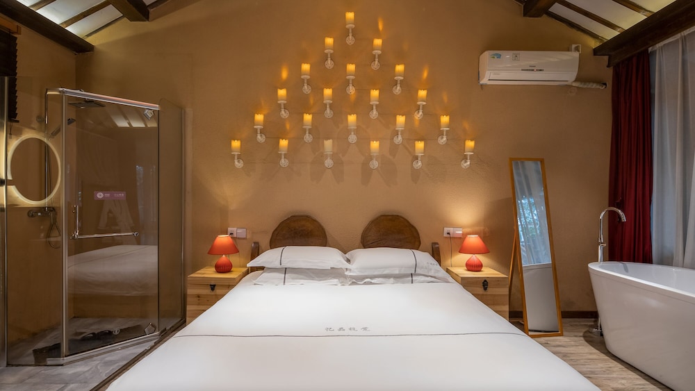 Signature Double Room (Mainland-Chinese Citizen Only) photo 1