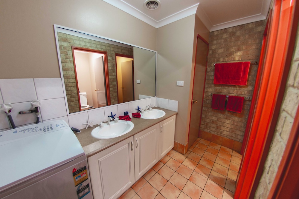 Standard Apartment, Multiple Bedrooms, Non Smoking, Kitchen (Unit 2) photo 3