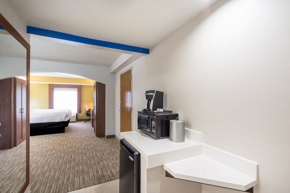 Standard Room, 1 King Bed, Accessible (Mobility) photo 2
