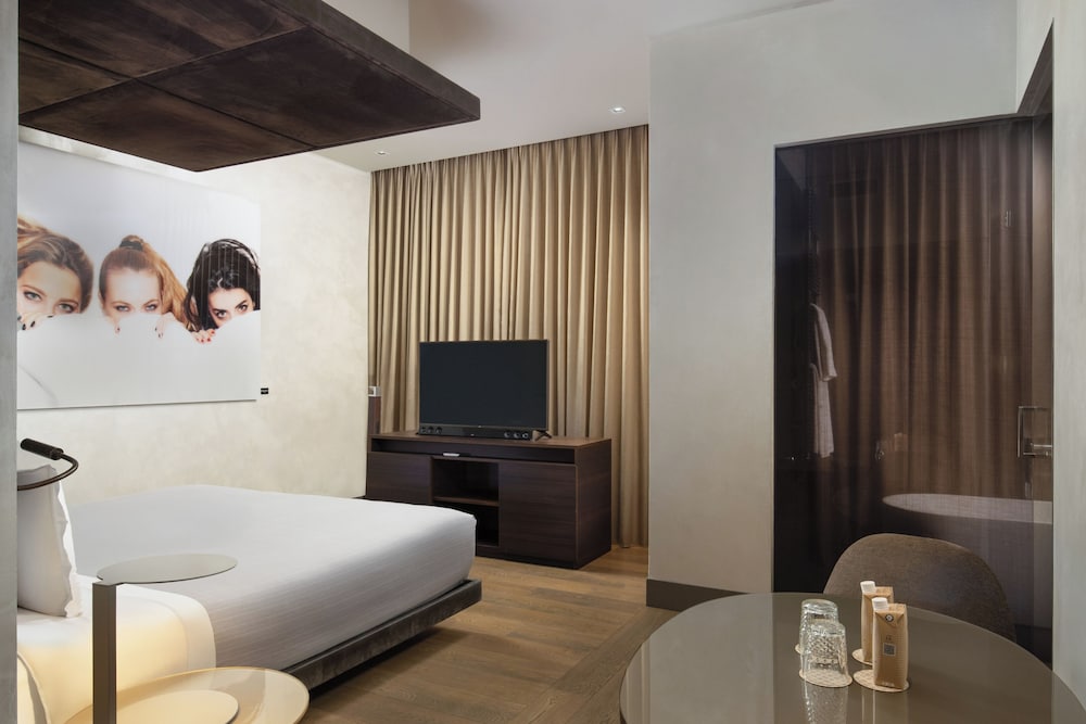2 Bedroom Ultimate ME + Suite with Terrace