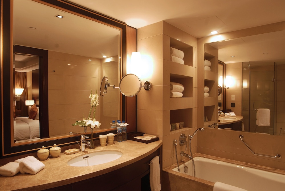 Superior Double Room, 2 Double Beds - Photo 9