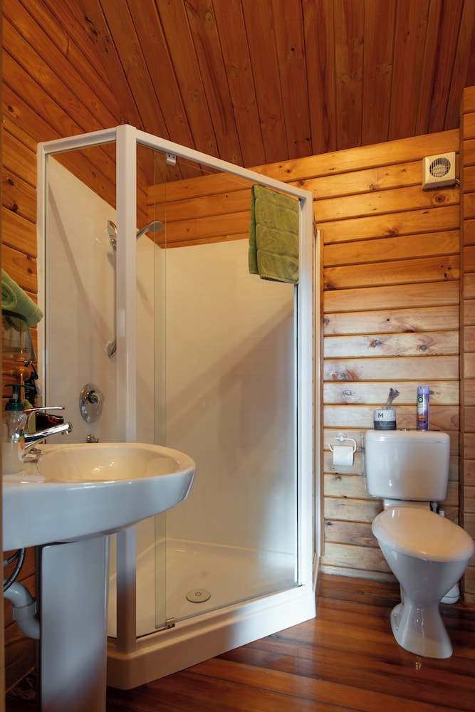 King Spa Chalet B&B thumbnail 5