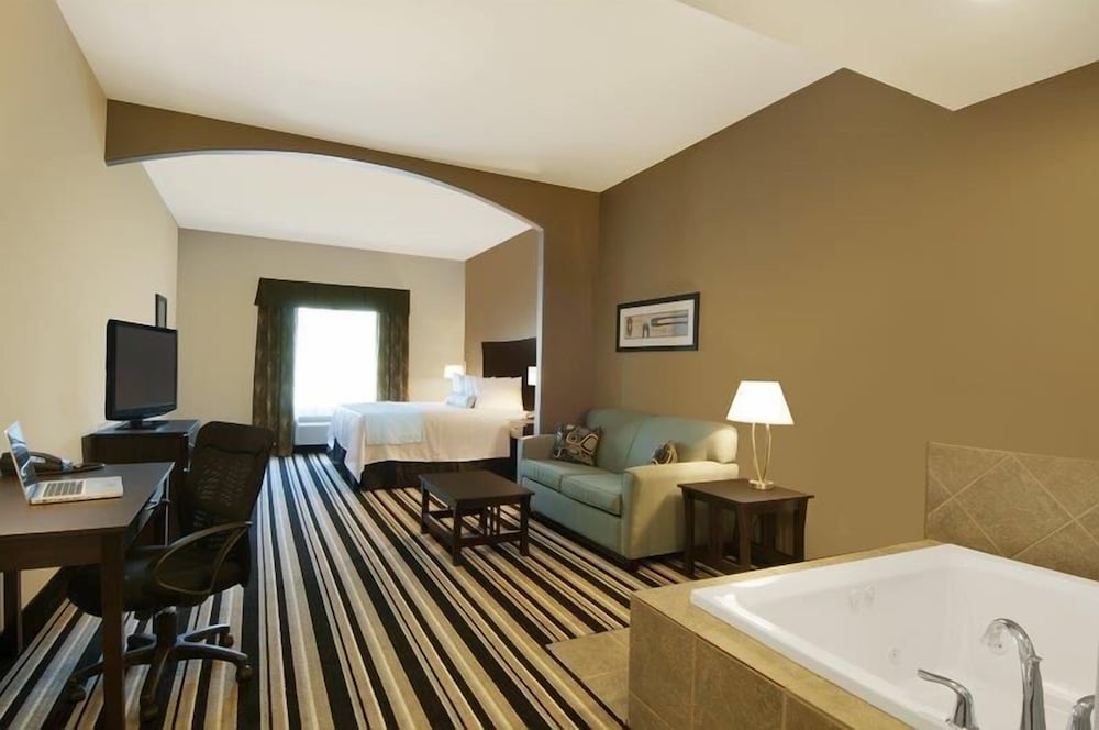 Suite, 1 King Bed, Accessible, Jetted Tub