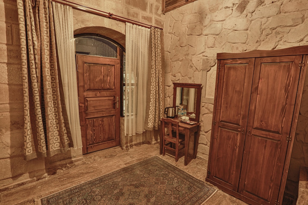 Comfort Room, Courtyard View (Stone) - Photo 22