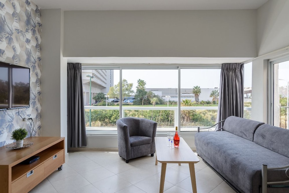 Apartment, 1 Bedroom, Sea View (Ha-Yarkon St 210 Flat 2) photo 1