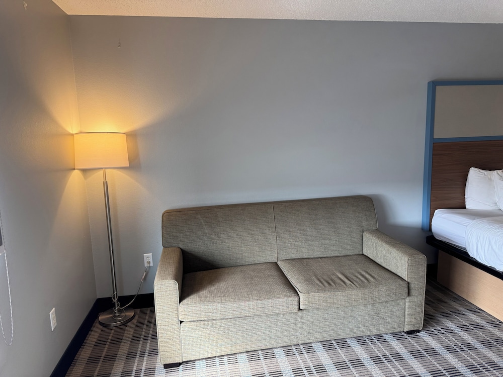 Premier Room, 2 Queen Beds, Non Smoking - Photo 4