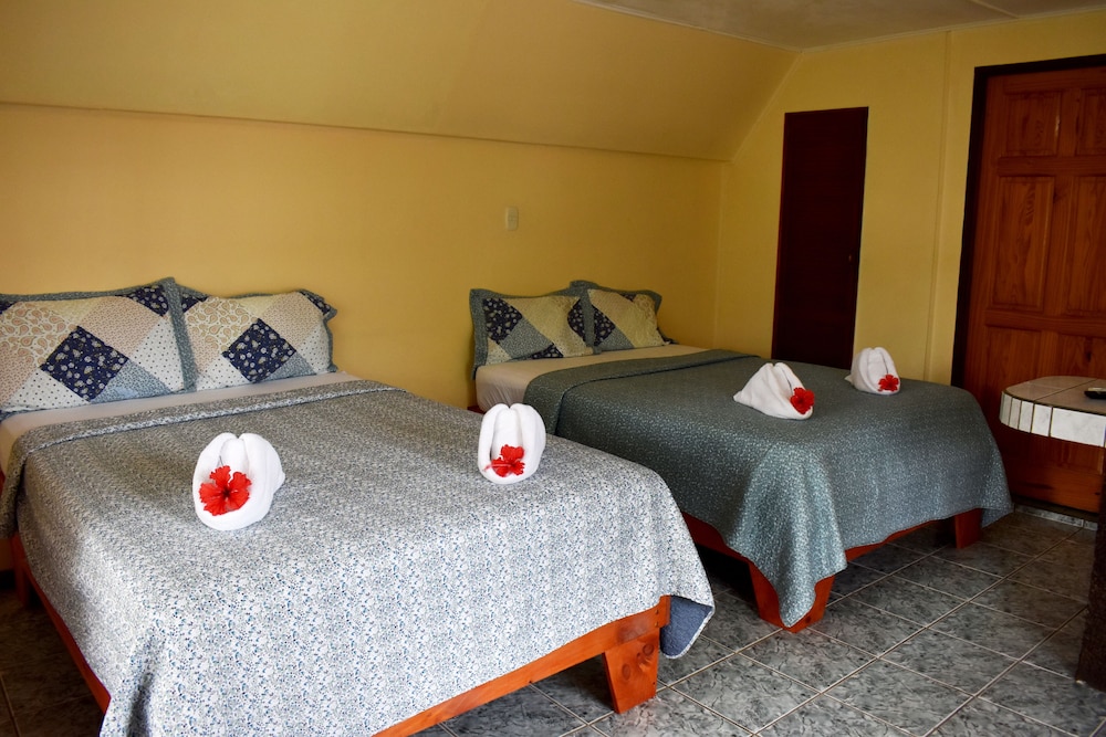 Business Quadruple Room, 2 Double Beds, Non Smoking