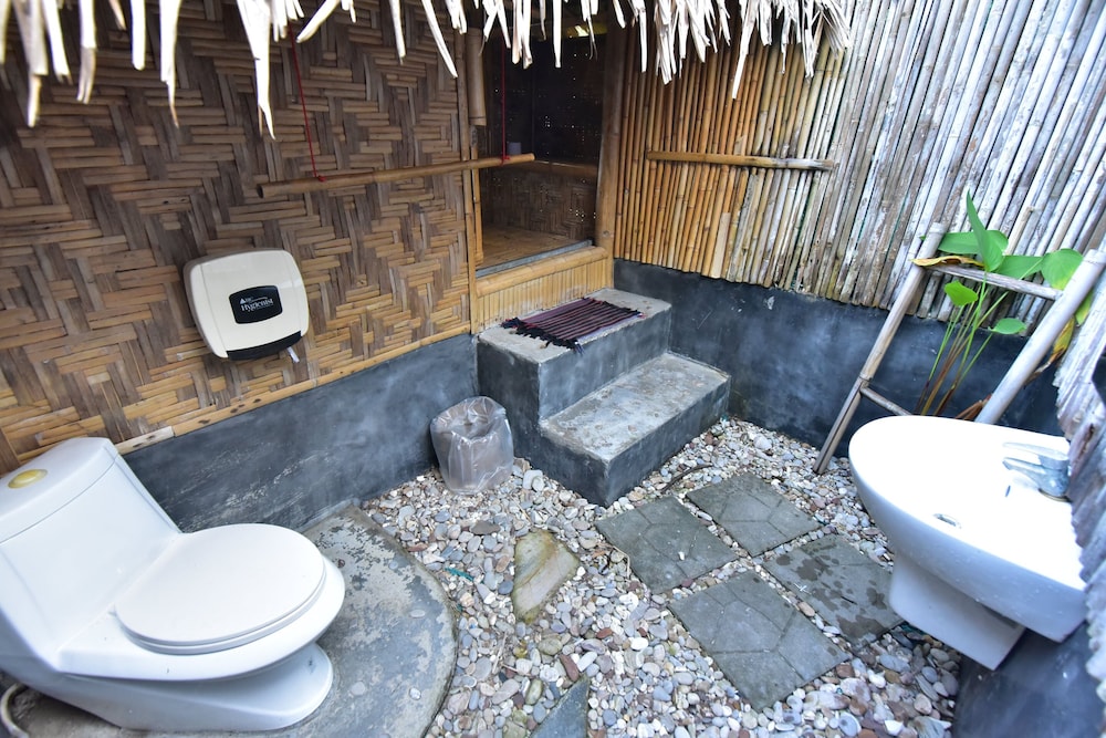 Bamboo Bungalow B photo 2