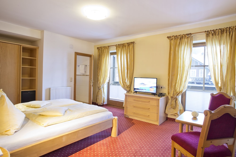Standard Double Room, 1 Queen Bed, Balcony - Photo 3
