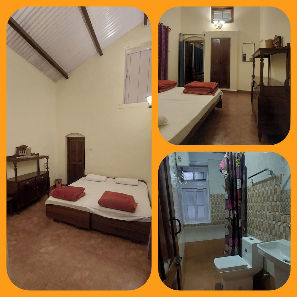 Economy Room, Courtyard View photo 3