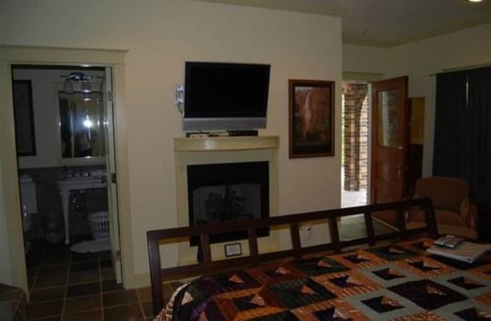 Suite, Private Bathroom (Pool House Suite 1) photo 3