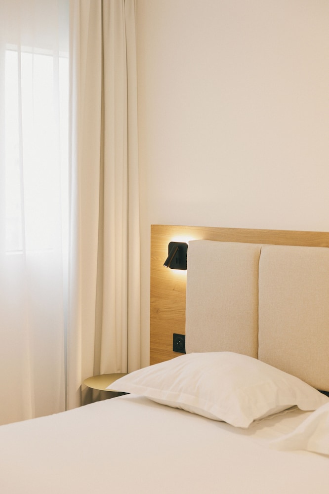 Suite - Photo 2
