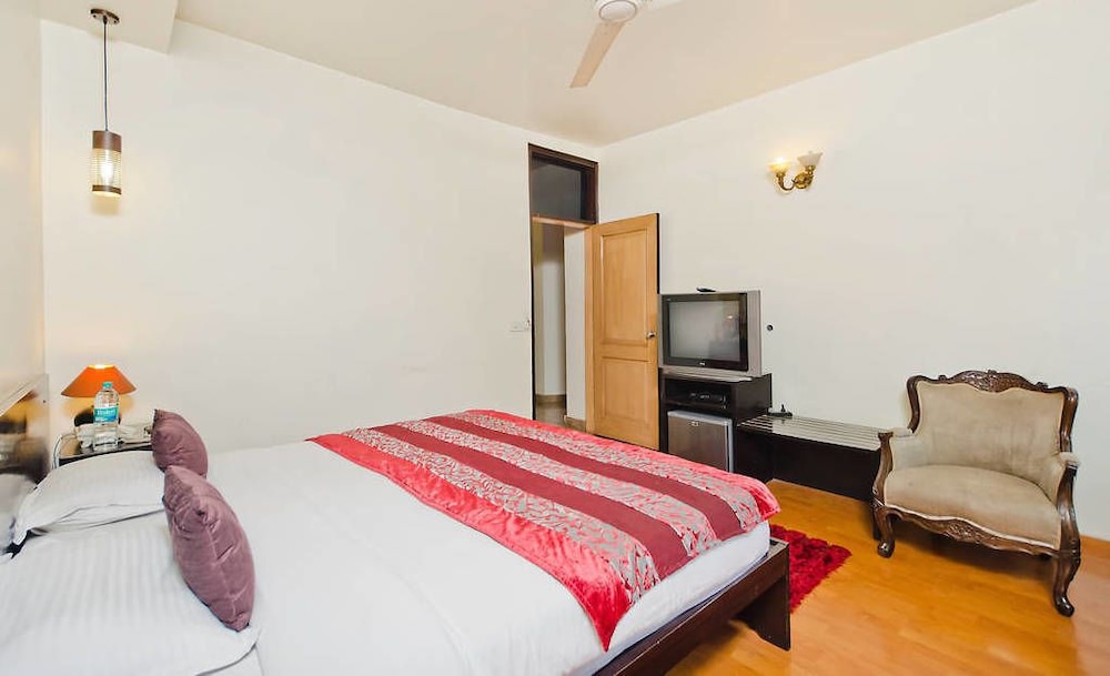 Deluxe Room - Photo 12