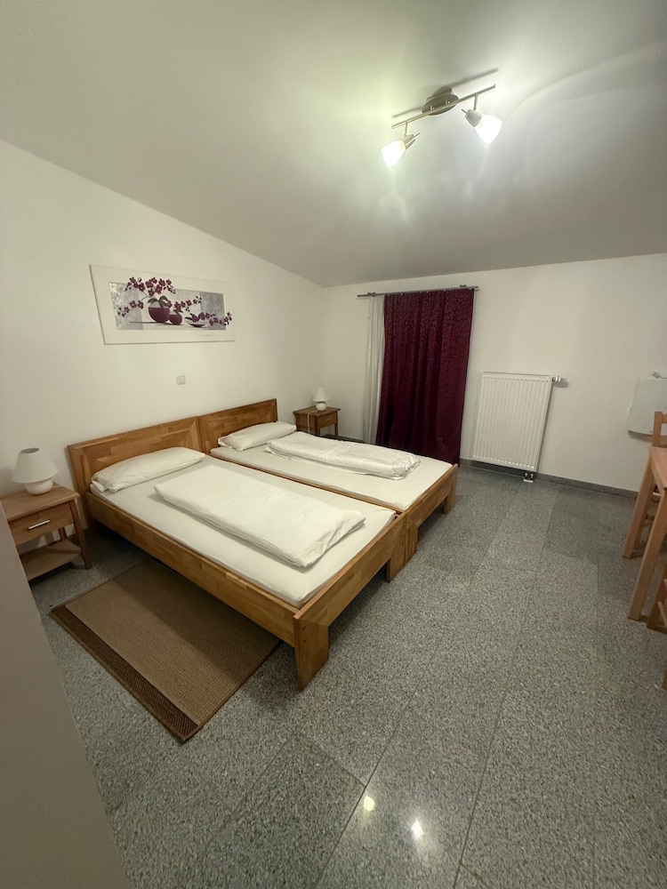 Single Room, Private Bathroom