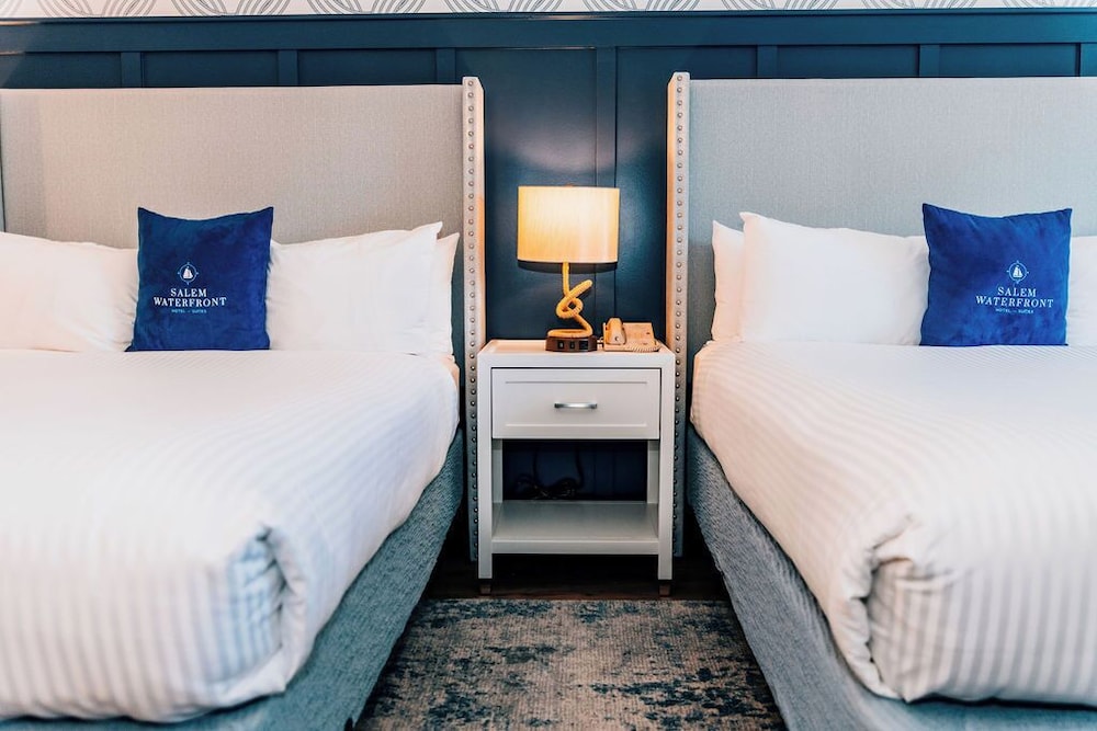 Standard Room, 2 Queen Beds photo 3