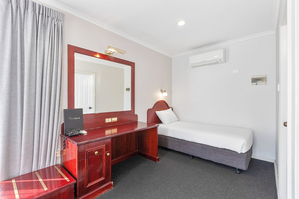 Superior Room, Multiple Beds, Balcony, Ocean View (Larger Room) photo 1