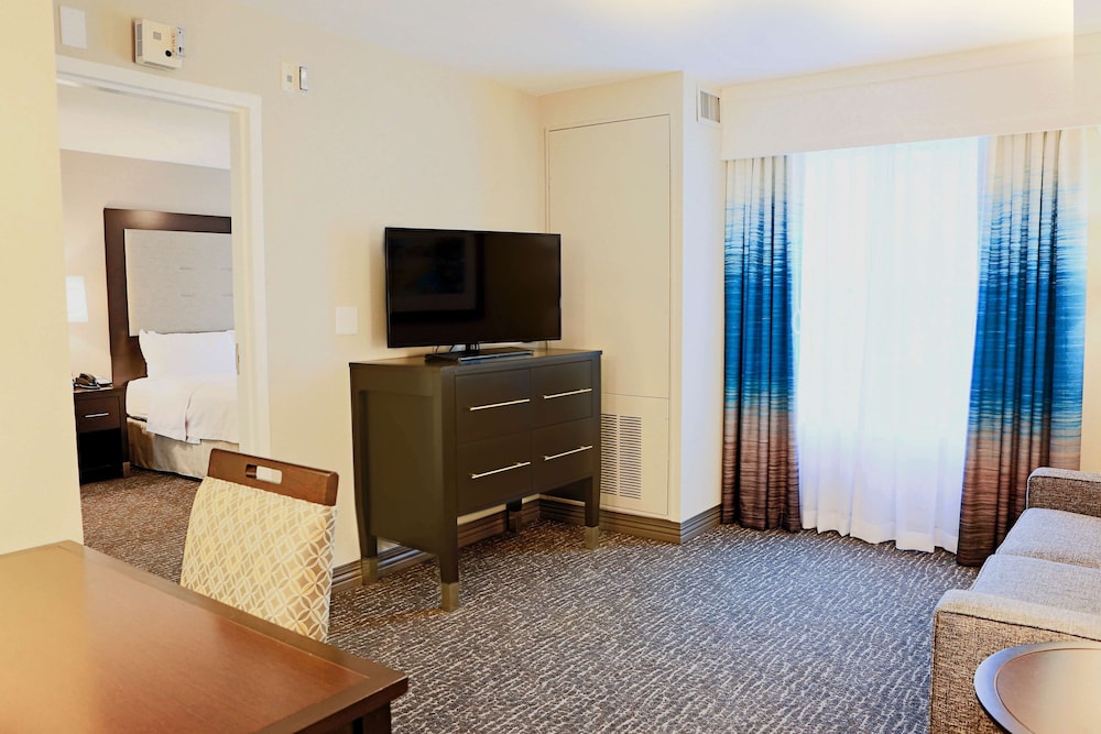 Suite, 1 King Bed, Accessible, Bathtub (Mobility & Hearing) - Photo 1