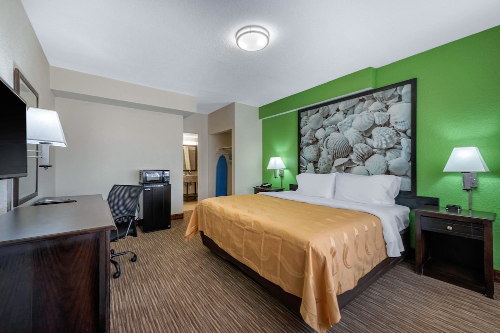 Standard Room, 1 King Bed, Non Smoking - Photo 1