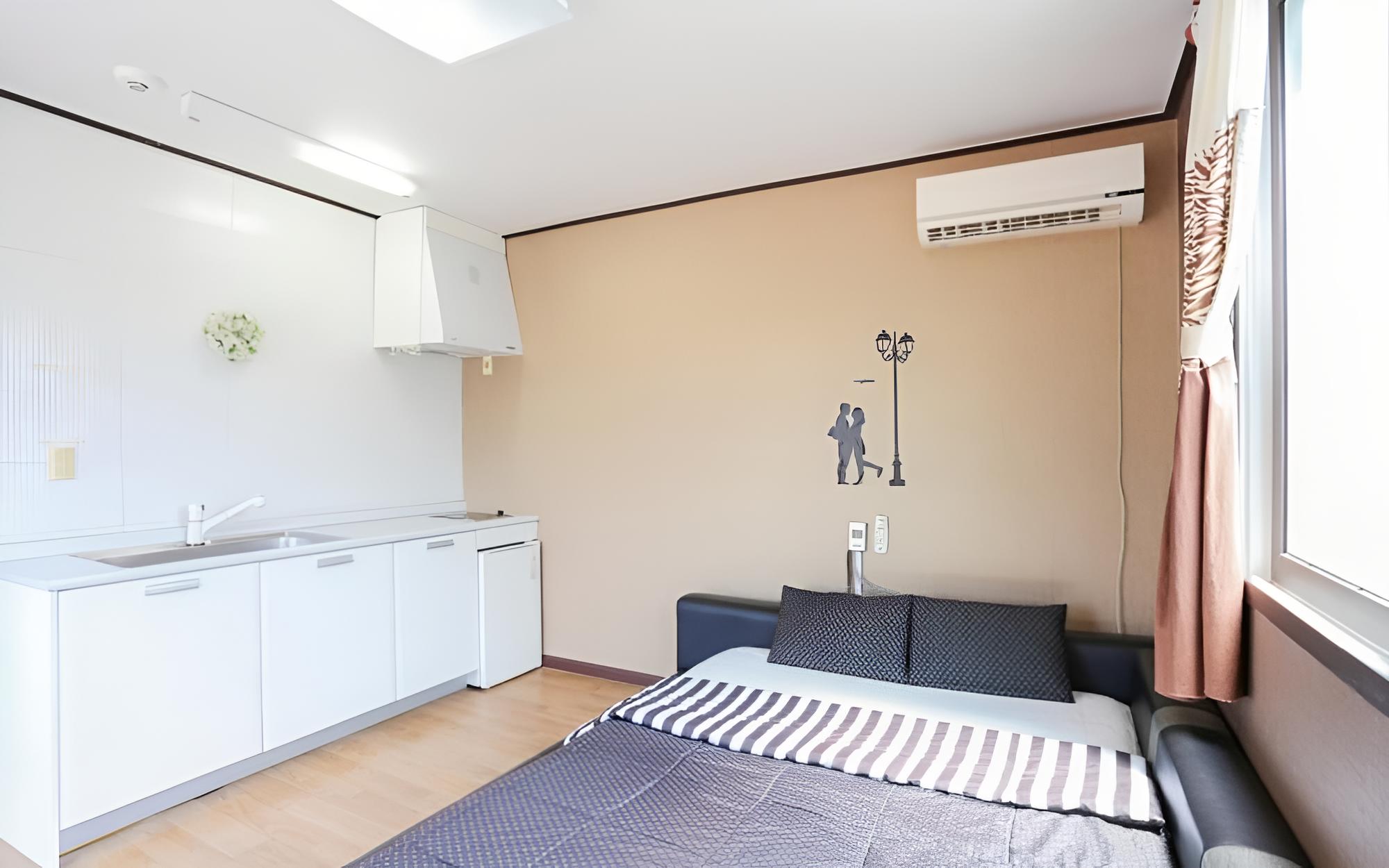 Room (Building B Room 203 (Bed Room) Pet Al) photo 1