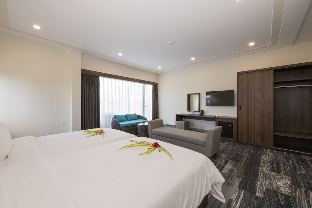 Family Luxury Suite 6 Bedrooms - Photo 1
