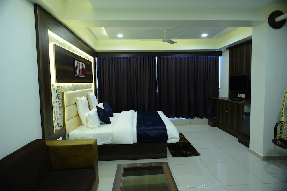 Royal Room photo 2