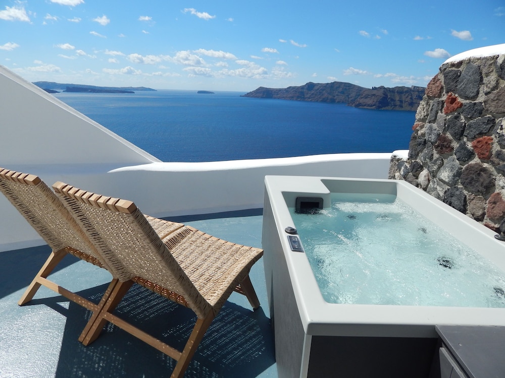 Traditional Studio, Jetted Tub (Caldera View)