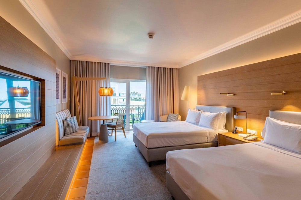 Room, 2 Double Beds, Partial Ocean View