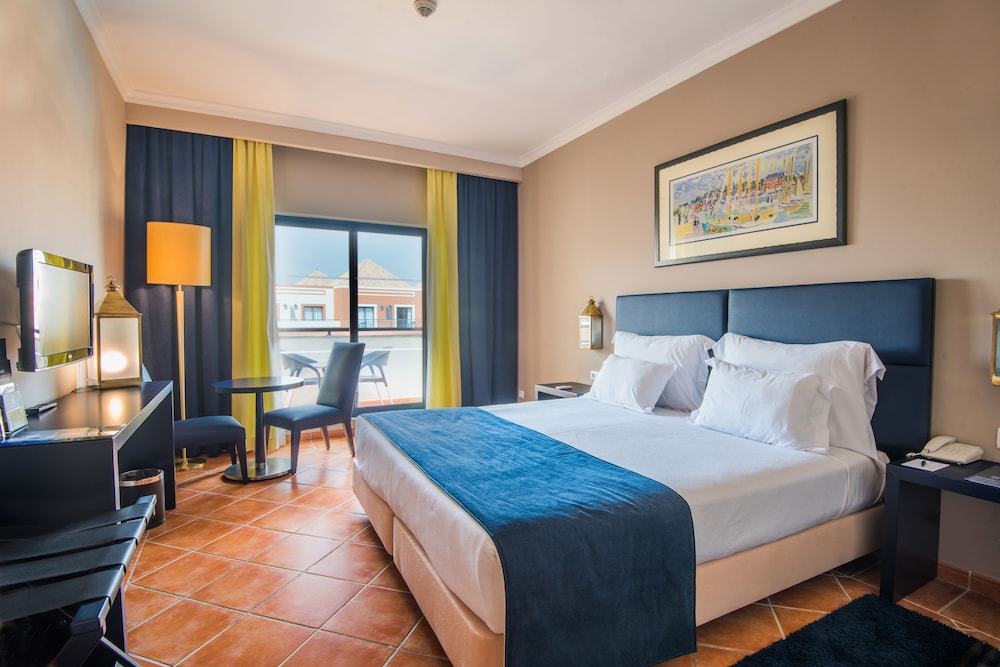 Standard Twin Room - Photo 2