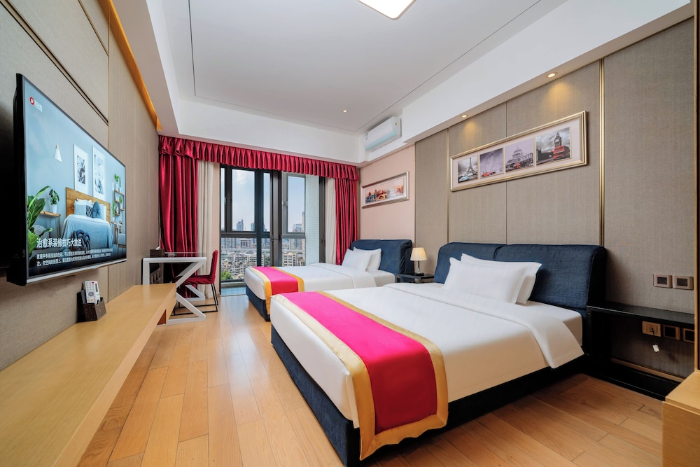 Superior Twin Room, 2 Double Beds, Balcony, Garden View