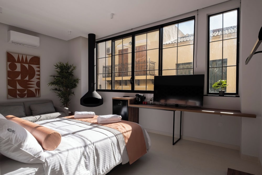 Classic Double Room, City View