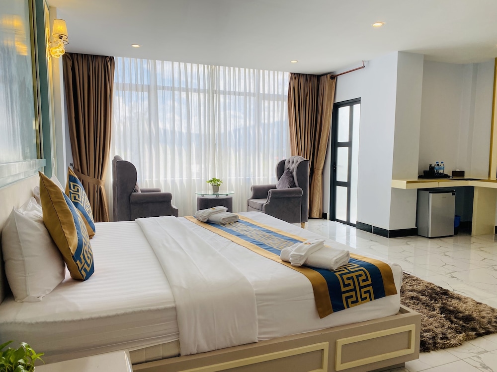 Deluxe Double Room, Balcony - Photo 1