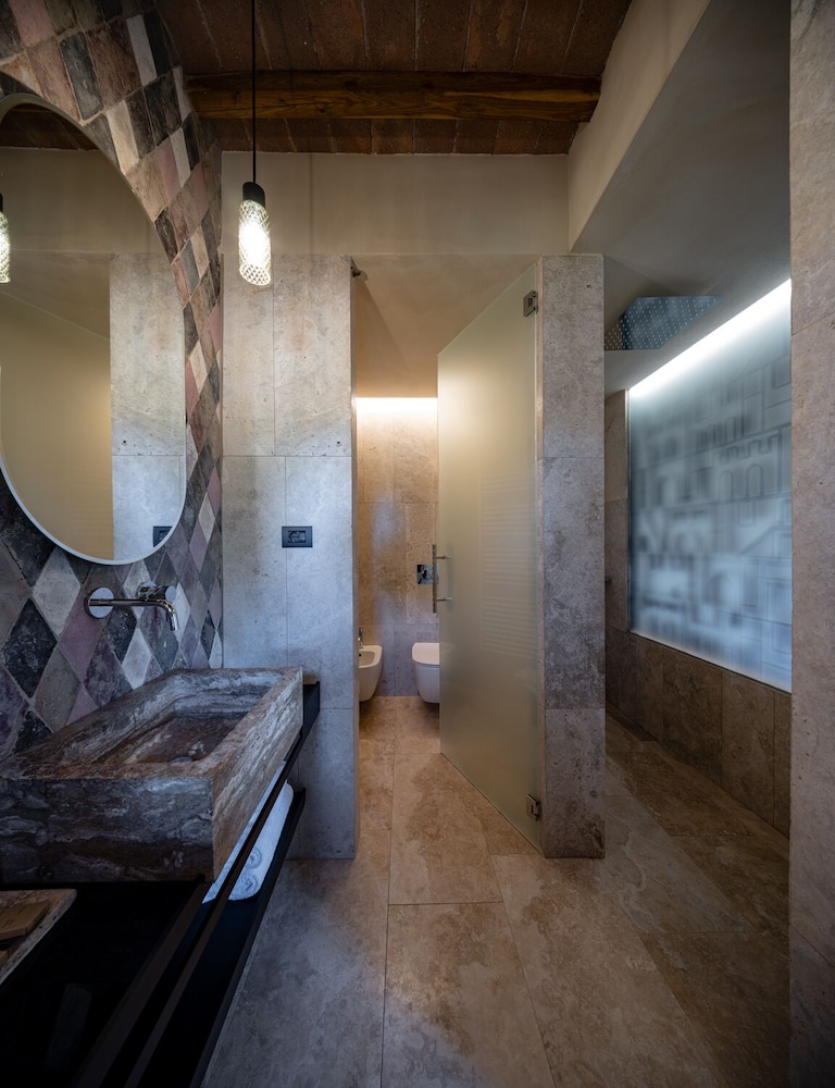 Deluxe Double Room, Jetted Tub photo 3