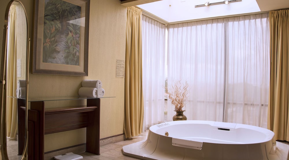 Presidential Suite, 2 Bedrooms (2 King Beds) photo 3