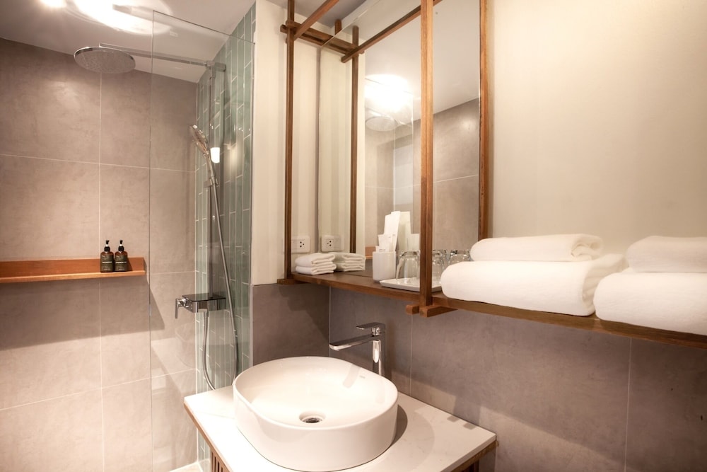 Deluxe Stay - King - Photo 5