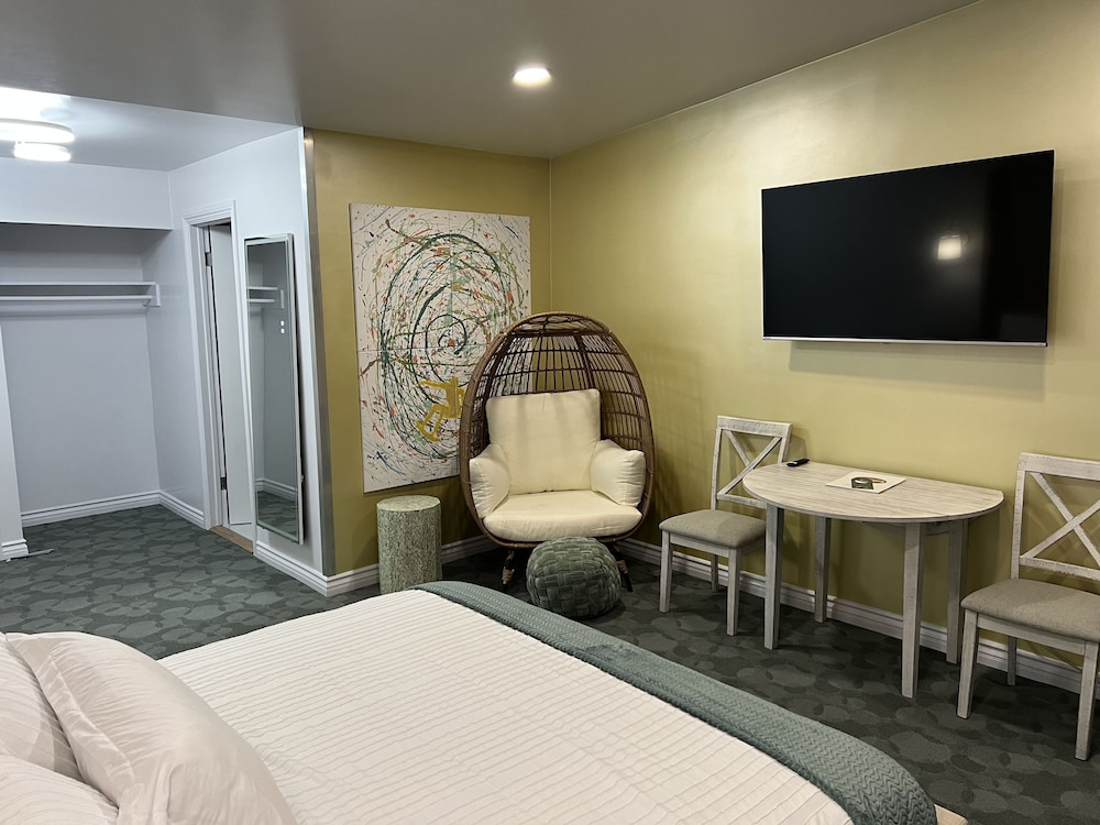 Newly Remodeled Luxury Room Marina View photo 2