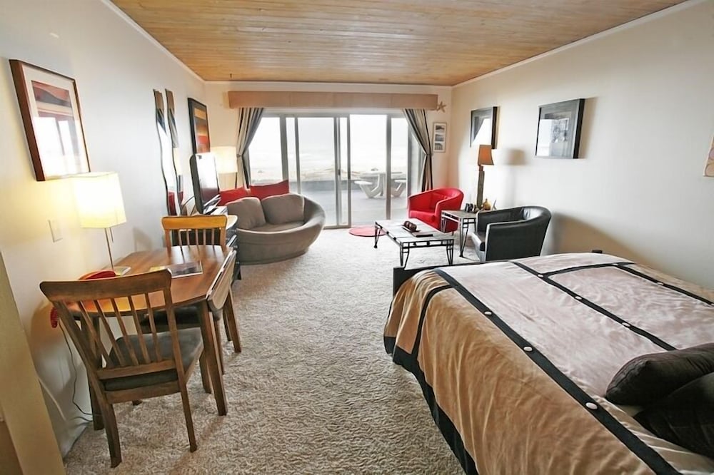 Studio,1 Queen Bed, Ocean View, Pet Friendly