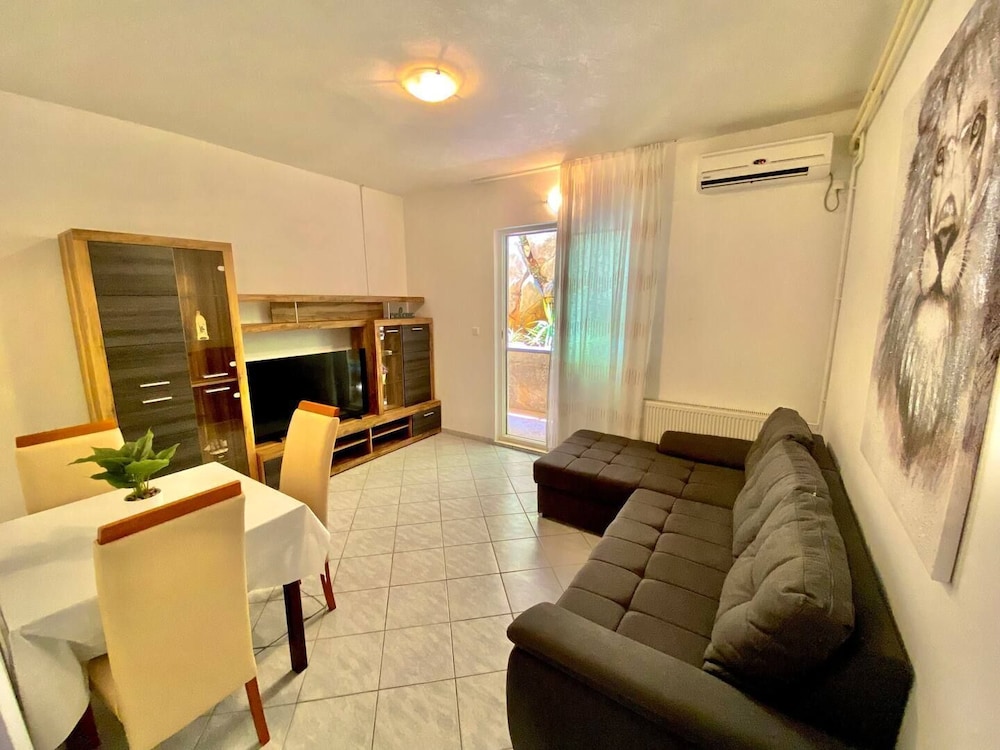 Apartment (A1) photo 3