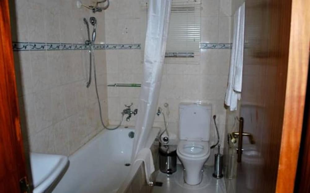 Executive Room - Photo 3