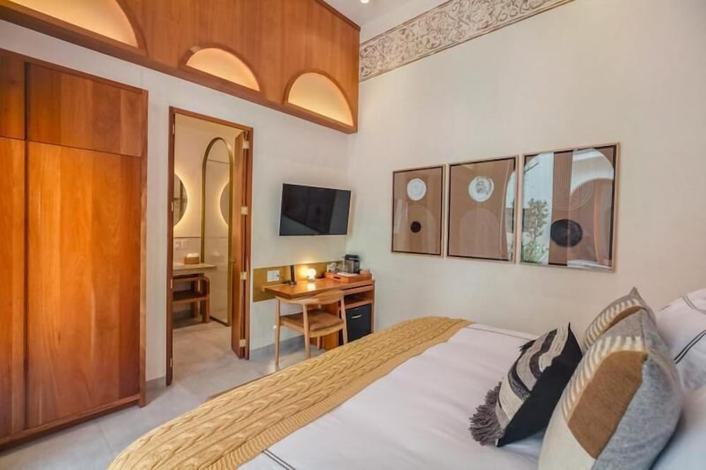 Comfort Suite photo 3