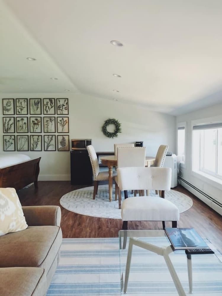 Studio Suite photo 2