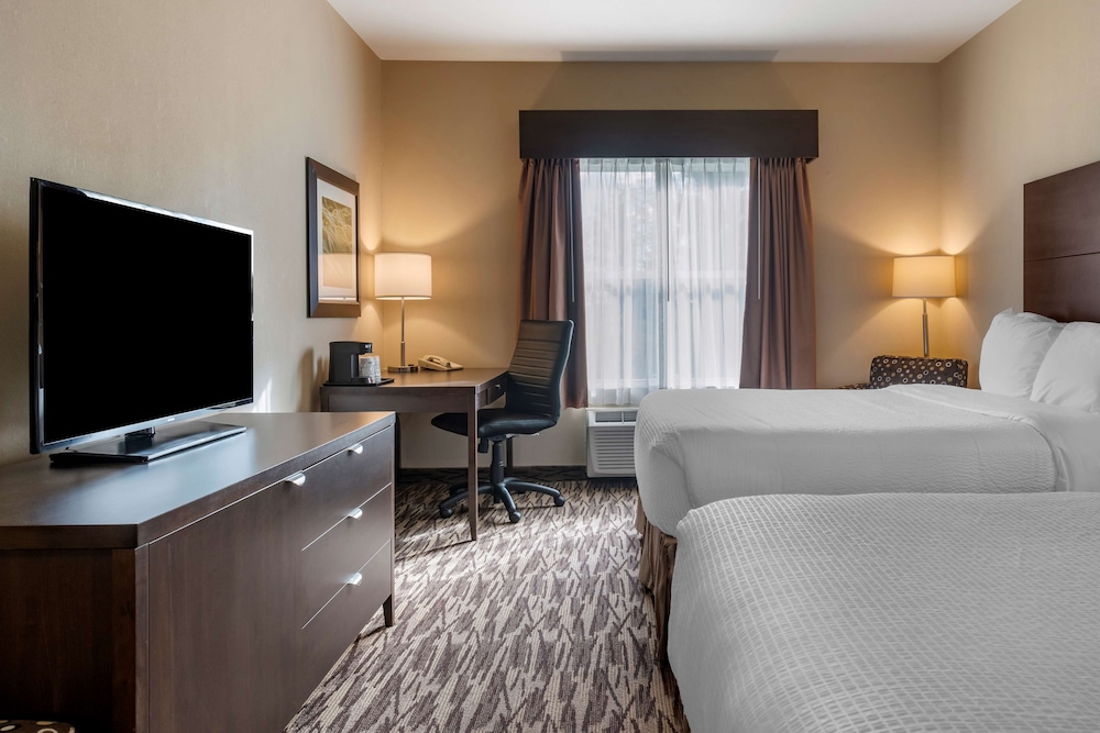 Standard Room, 2 Queen Beds, Non Smoking, Refrigerator & Microwave (Shower Only)