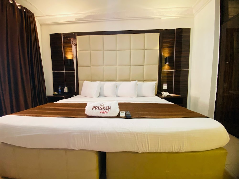 Executive Room photo 2