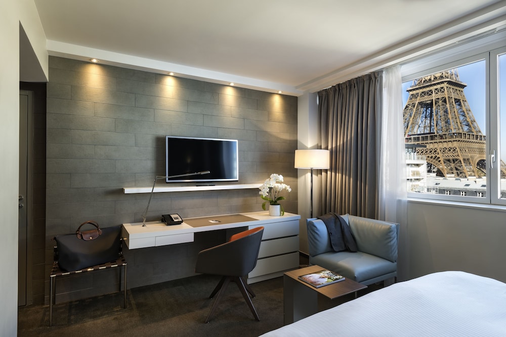 Superior Room, 1 Queen Bed, Tower (High Floor, Eiffel Tower View)